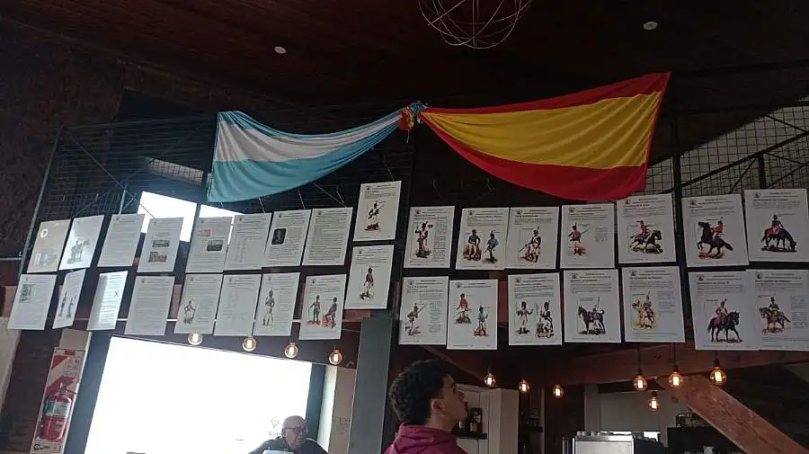 La Sociedad Española realiza una muestra de trajes de las Invasiones Inglesas