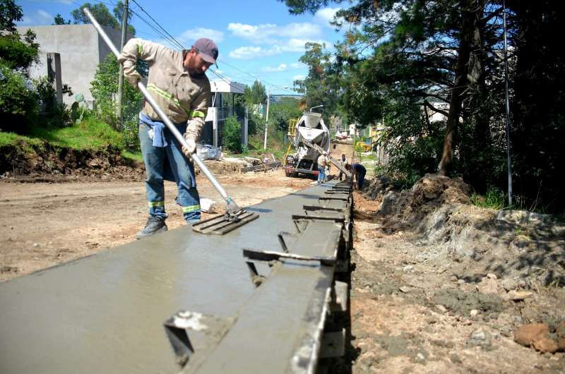 Avanzan las obras en calles de distintos barrios de la ciudad