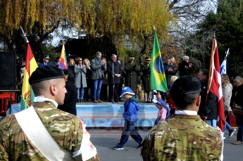 El acto por el Día de la Bandera volvió a la plaza 25 de Mayo