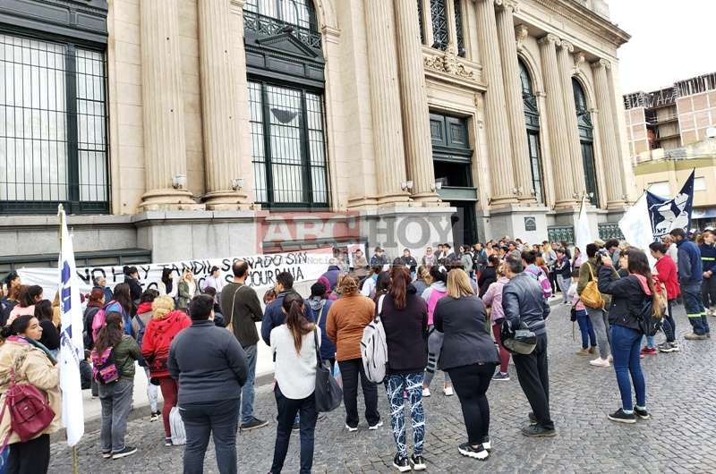 Organizaciones sociales se manifestaron para reclamar al Municipio ...