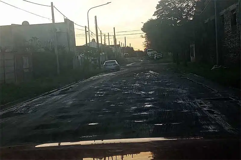 Vecinos de calle Piedrabuena al 2000 reclaman por el mal estado de la calle