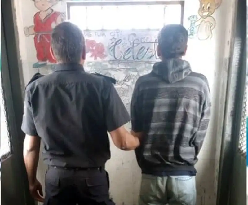 Detuvieron a un joven por un violento robo en un complejo de departamentos