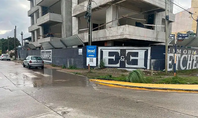 Vecinos reclaman por falta de limpieza de rejillas en Av. Brasil y Larrea