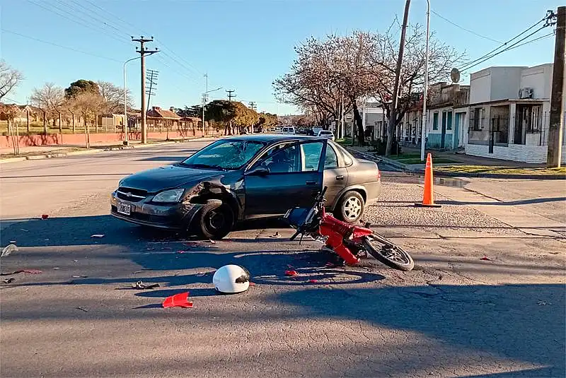 Motociclista fue trasladada al Hospital tras un choque en Del Valle y ...