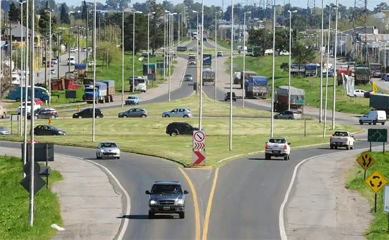 La obra en las rotondas de la Ruta 226 desaprovecha una oportunidad para mejorar la ...