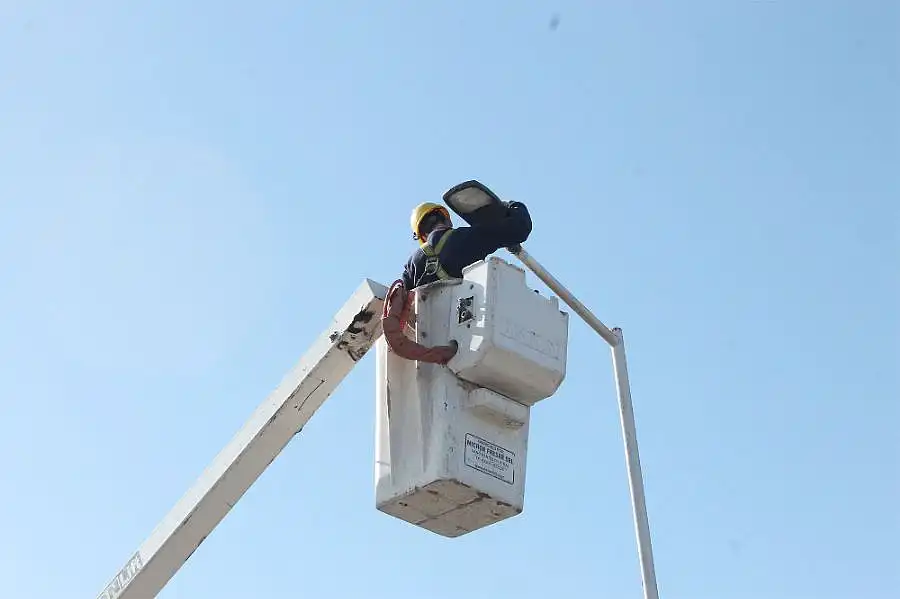El Municipio y la Usina avanzan con la instalación de más de 1.000 nuevas luminarias LED