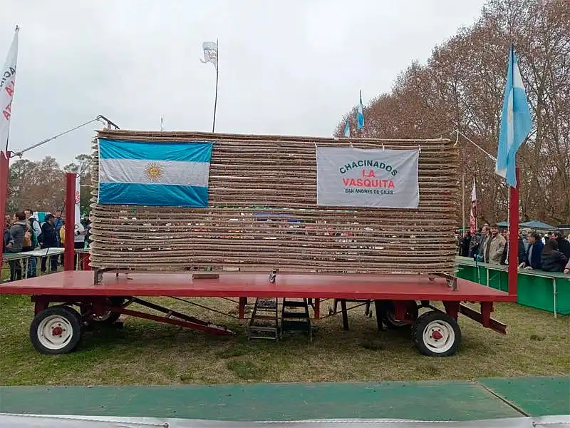 dos San Andrés de Giles superó a Tandil y se quedó con el récord del salame más largo