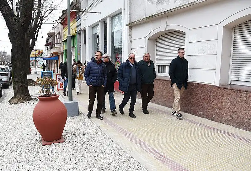 Lunghi y Cravea recorrieron las obras del Paseo Comercial Colón