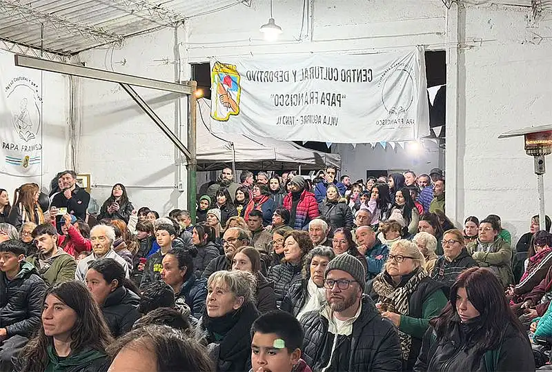 Se inauguró el Centro Cultural y Deportivo Papa Francisco en el barrio Villa Aguirre