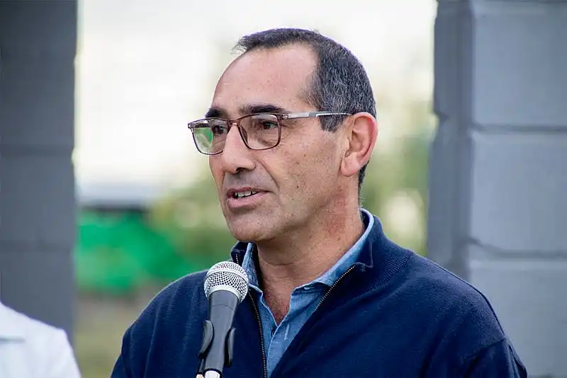 Sombra rechazó el planteo de Lunghi, defendió el traslado de la familia y propuso una ...