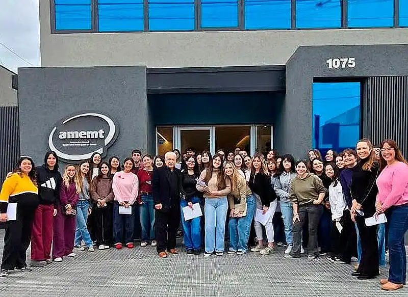 Estudiantes del primer año de Instrumentación Quirúrgica, conocieron el Edificio de ...