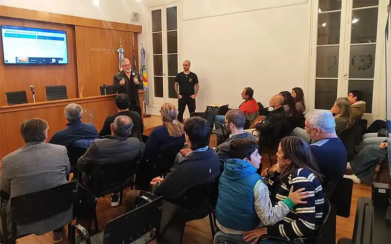 “El groomer no hackea dispositivos, hackea vínculos”: jornada sobre manipulación y ...