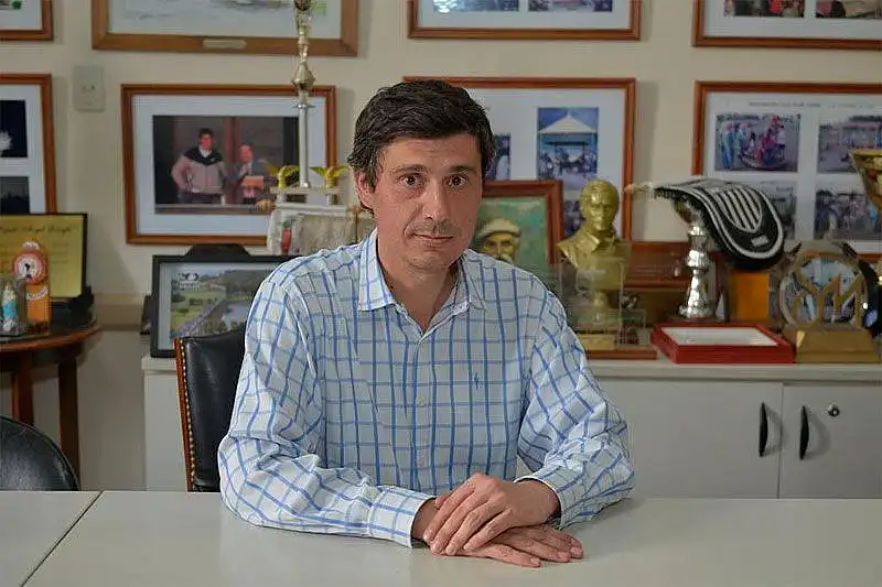 Lunghi (h): 