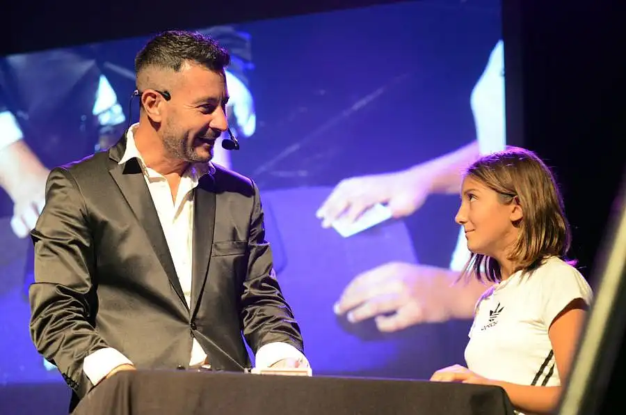 El Mago Ariel llevará la magia tandilense a la Feria Internacional de Turismo