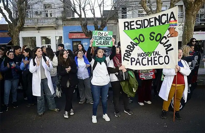 El Colegio de Médicos respaldó el reclamo por salarios dignos de los residentes ...