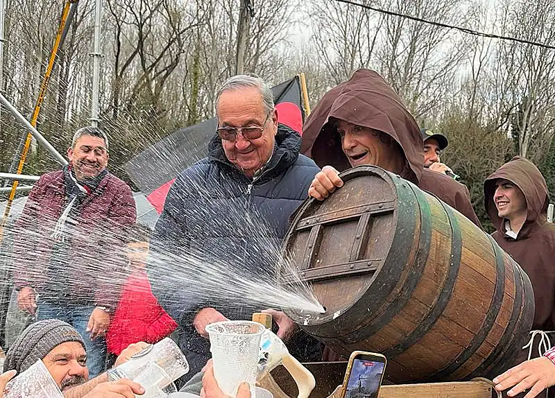 Con el tradicional Espiche quedó inaugurada  la 10° Isla Fest