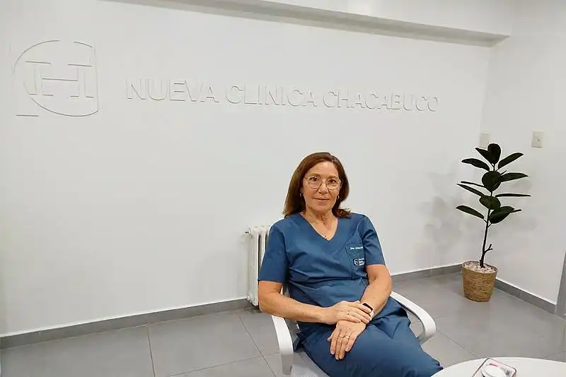 La Dra. Liliana Batista y los 25 años del Laboratorio de Análisis Clínicos